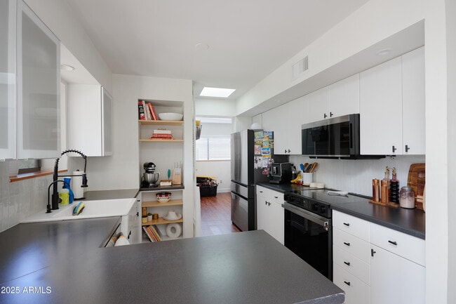 Building Photo - 4226 N 84th Pl