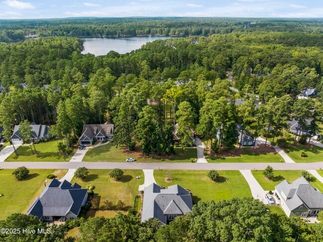 Building Photo - 585 Herons Brook Dr