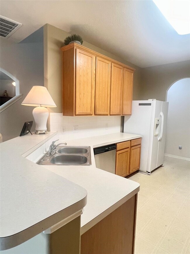 Building Photo - 14744 Branchwest Dr
