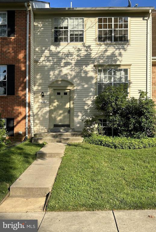Primary Photo - 1058 Copperstone Ct