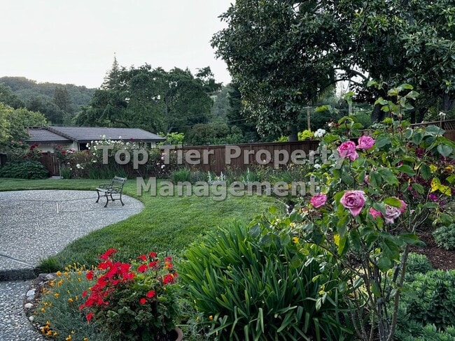 Building Photo - Spectacular 4 Bd/3 Ba, 2379 sf (plus separate structure ideal for office), single-family house in...