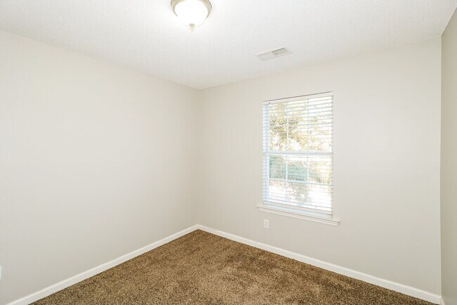 Building Photo - 3899 Neyland Valley Dr