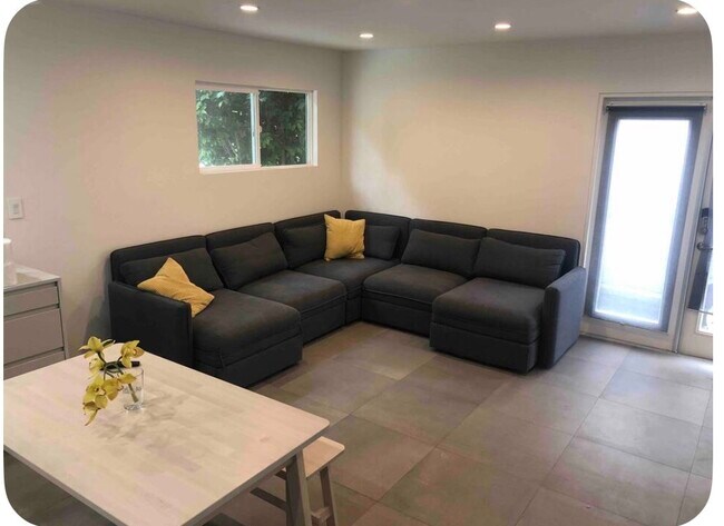 Building Photo - Pirtle