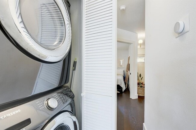 Building Photo - 2901 Glen Rae St