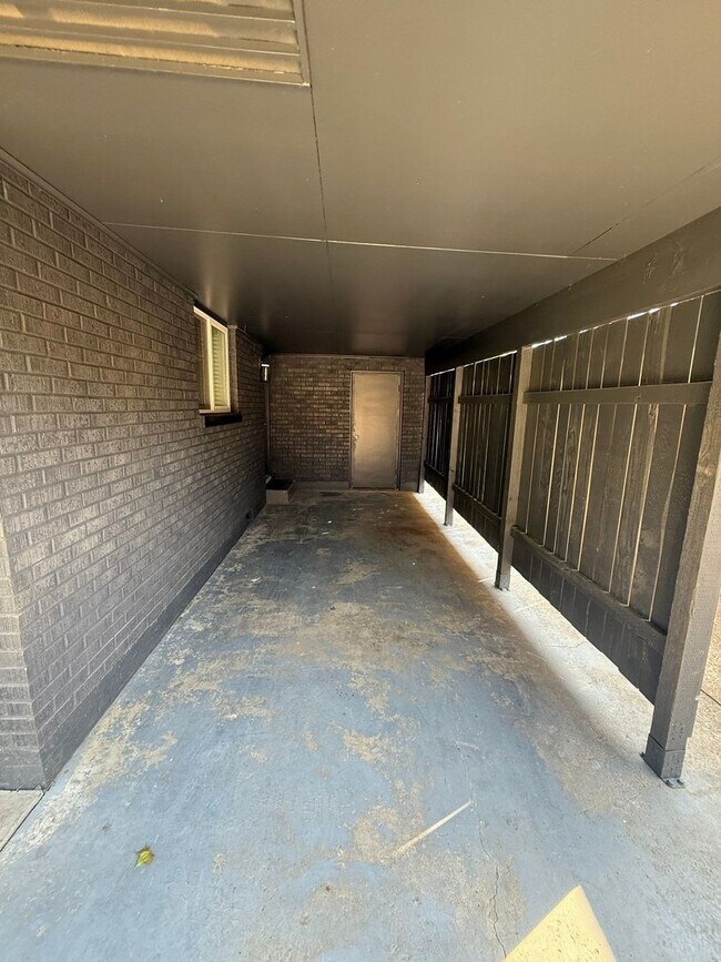 Building Photo - 1330-1334 SW 8th Ave Triplex/crema102-626