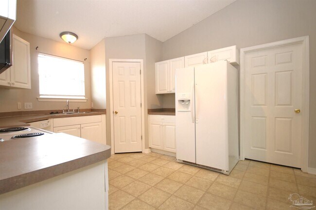 Building Photo - 127 Tobago Ct