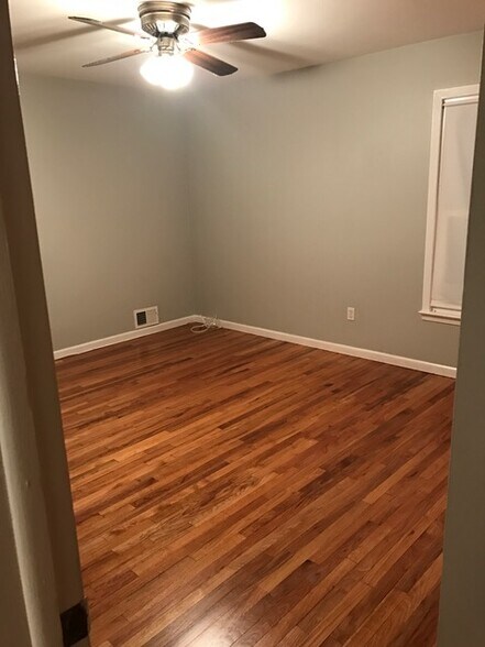 master bedroom - 726 Meacham Ave