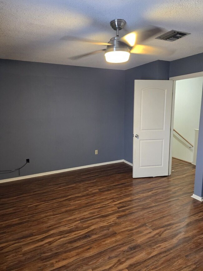 Building Photo - 201 High Meadows Blvd