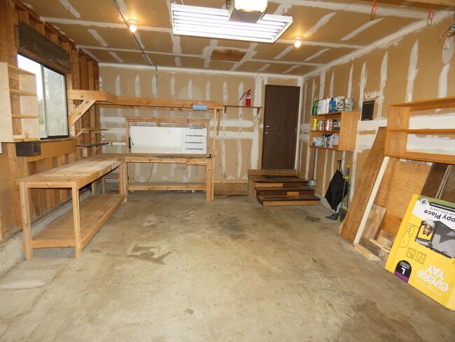 Building Photo - APPLICATION PENDING - West Side Wonderful!