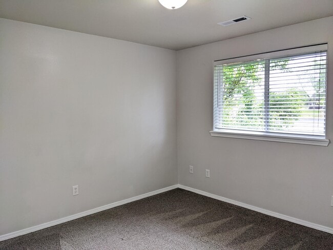 Building Photo - 1073 Havenwood Dr