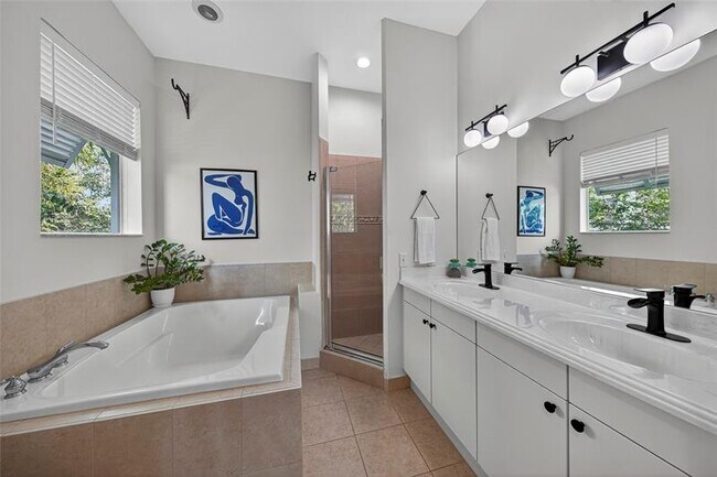 Building Photo - South Florida Excellent Rental - 1 month FREE!!!