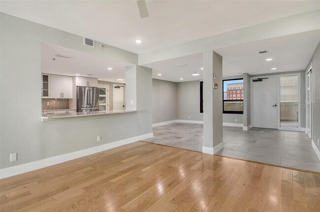 Building Photo - 1255 N Gulfstream Ave