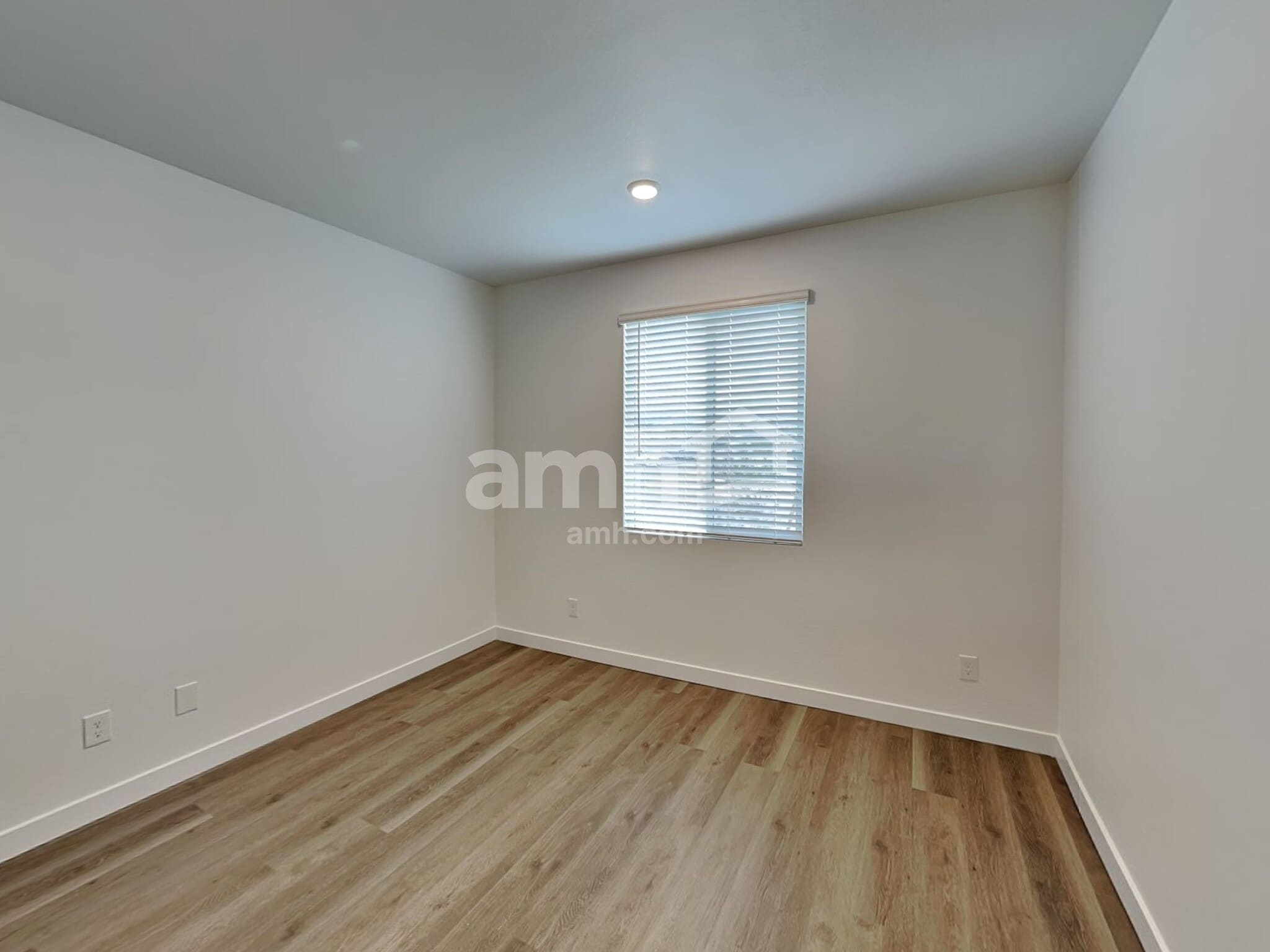 Building Photo - 20177 W Thomas Rd