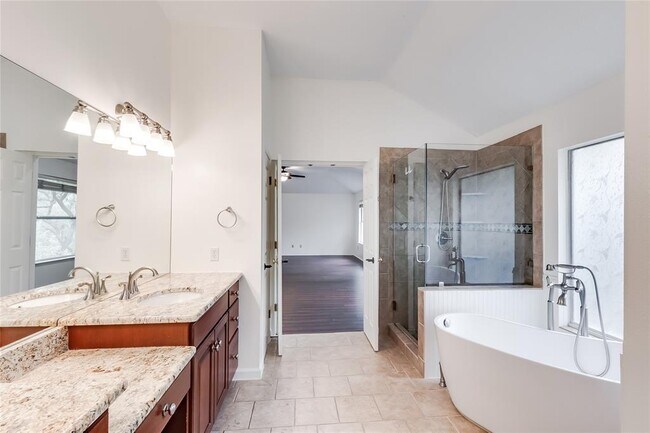 Building Photo - 6407 Back Bay Ln