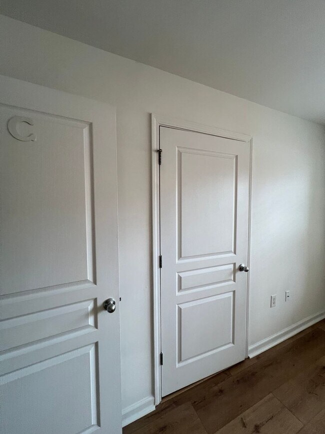 Building Photo - 16-1611 Summers