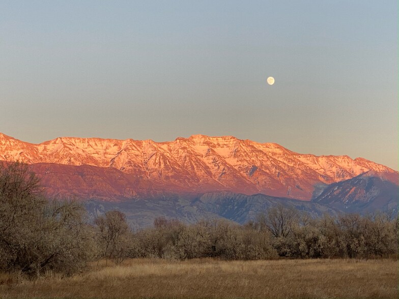 Building Photo - 386 S 700 W