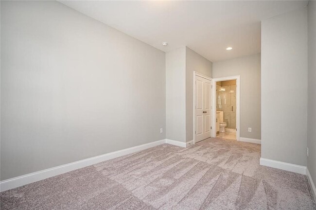 Building Photo - 6655 Sterling Dr