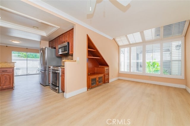 Building Photo - 58 Agostino