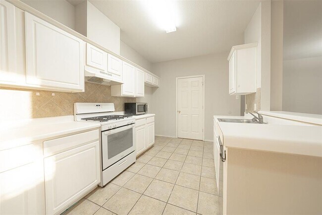 Building Photo - 3803 Top Rock Ln