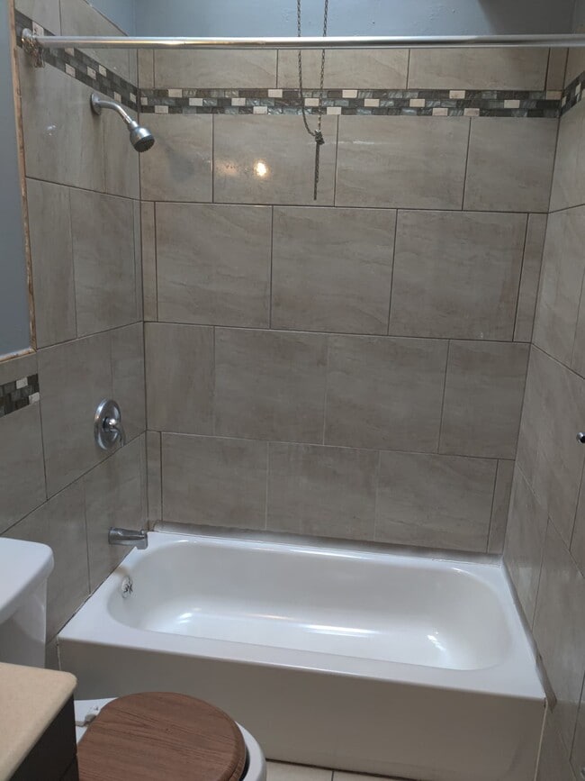 Building Photo - 334 Berkley St