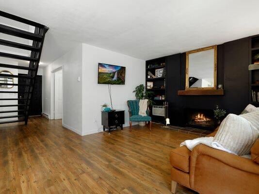 Primary Photo - 2467 S Victor St
