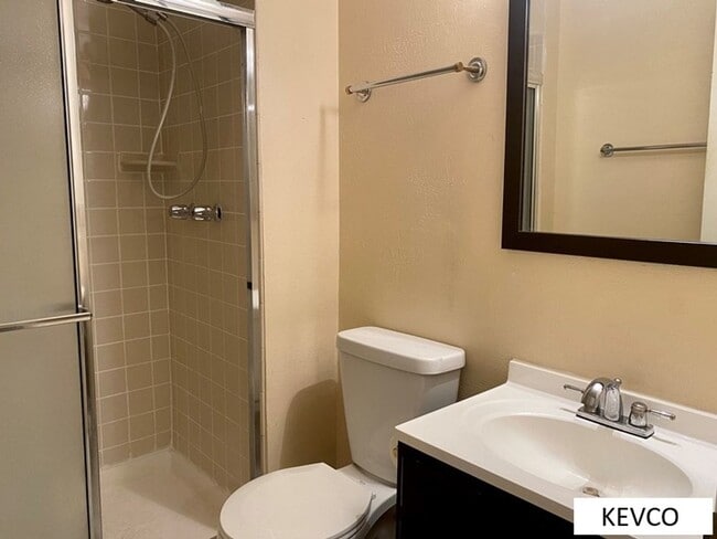 Building Photo - Sweet Home - Central Fort Collins!