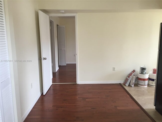 Building Photo - 10441 SW 156th Ct