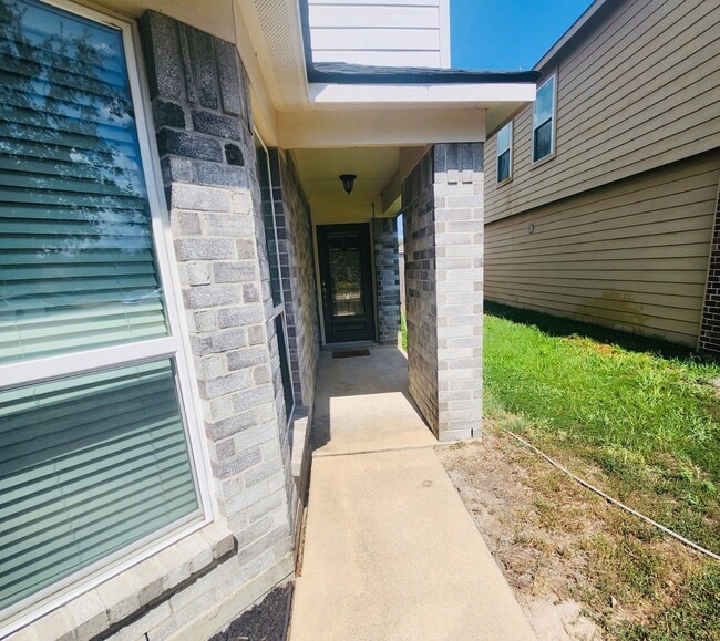 Building Photo - 3154 Thicket Path Way