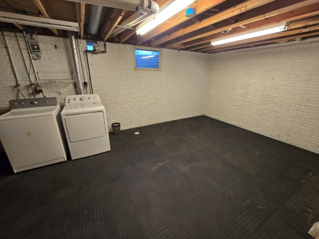 Building Photo - 1123 Starview Ln