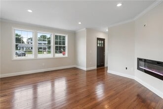 Building Photo - 8 Seabreeze Terrace
