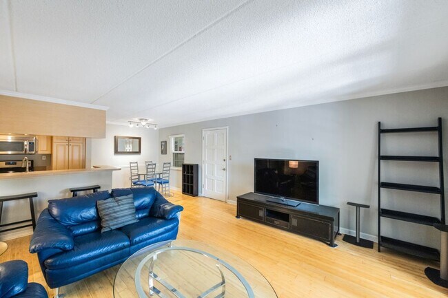 Building Photo - 5306 Santa Rosa Ct