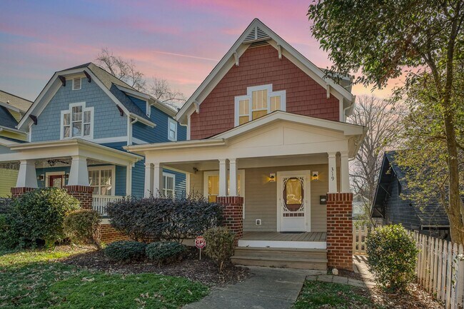 Building Photo - AVAILABLE TO SHOW!