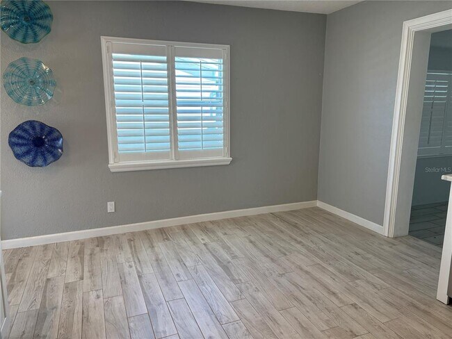 Building Photo - 2919 12th Ave N