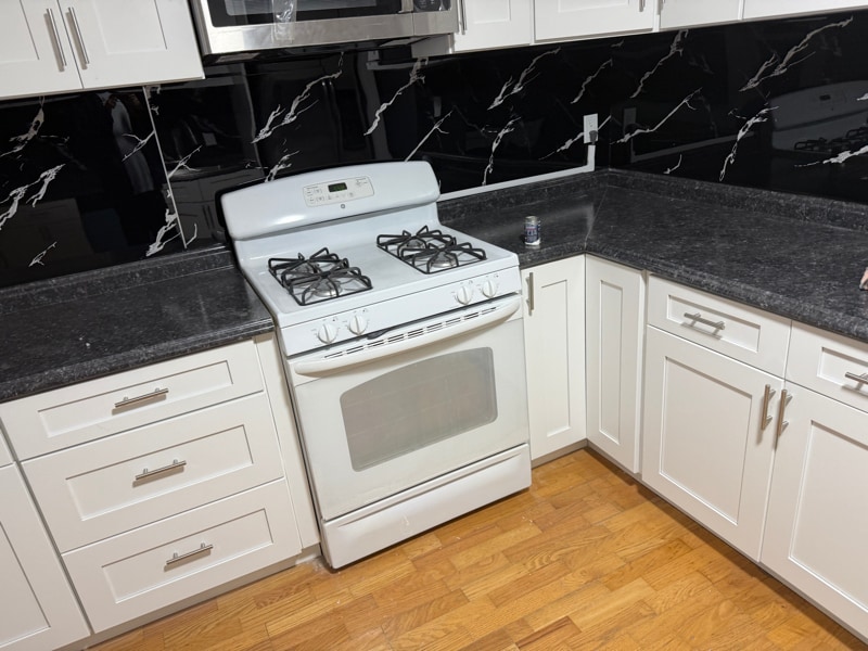 Building Photo - 330 Suter Rd