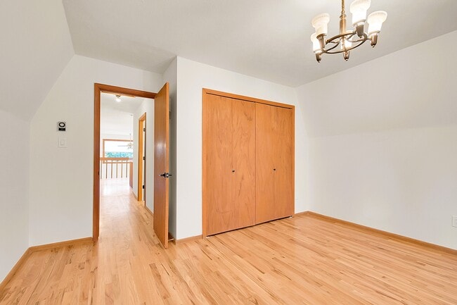 Building Photo - 28195 Cragmont Dr