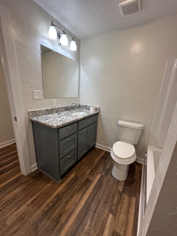 Building Photo - 543 Lamb Rd