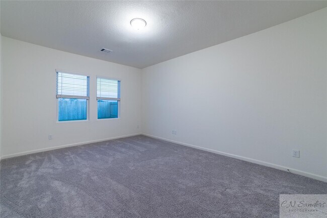 Building Photo - 4807 Highland Spgs Dr