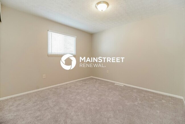 Building Photo - 3 Bedroom Pet-Friendly Home in Reynoldsburg, OH with Main Street Renewal