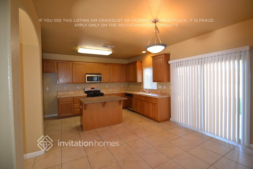 Building Photo - 1346 La Guardia Cir