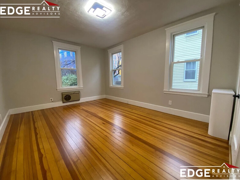 Building Photo - 80 Wallingford Rd