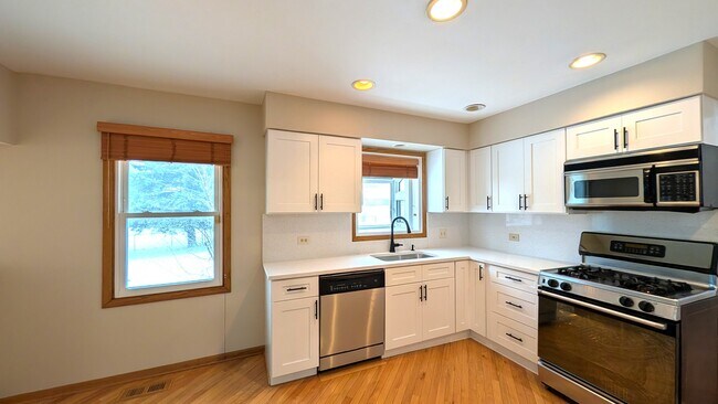 Building Photo - 1125 Charlene Ln