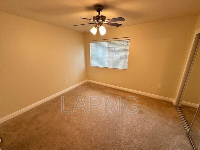 Building Photo - 12217 Moorpark St