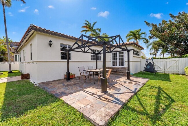 Building Photo - 9000 SW 40th Terrace