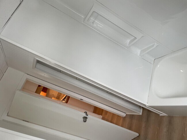 Building Photo - 100 Summit Ave