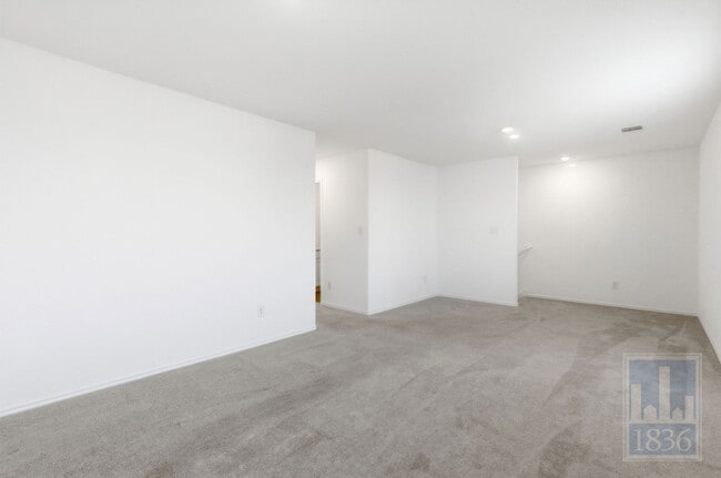 Building Photo - 2213 Cyclone Dr