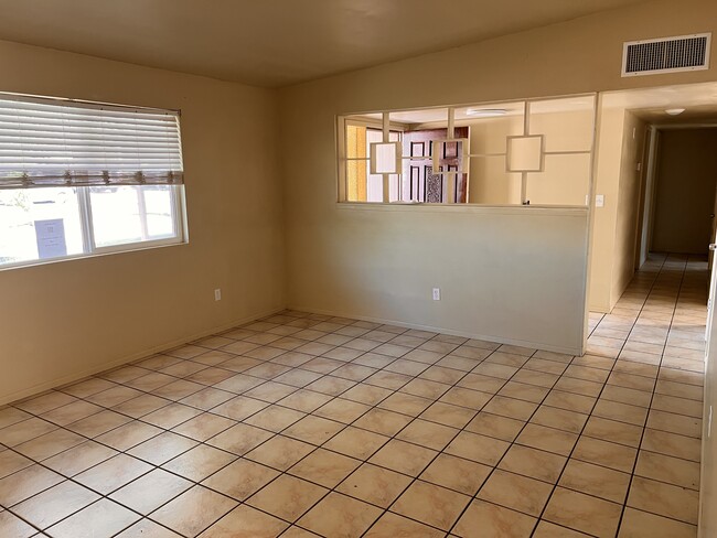 Building Photo - 2818 N Eastgate Dr