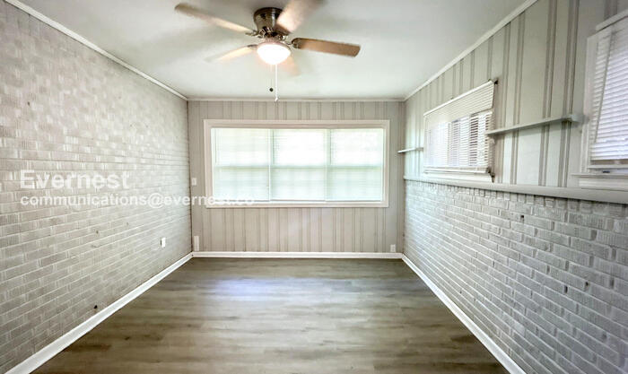 Building Photo - 1964 Laurel Ln