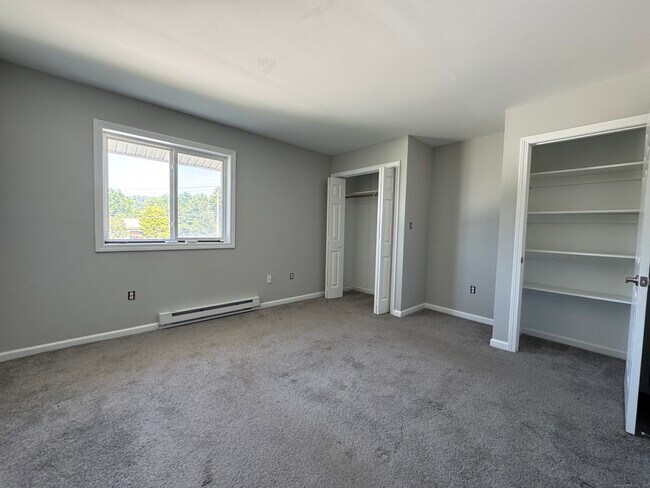 Building Photo - 466 Danbury Rd