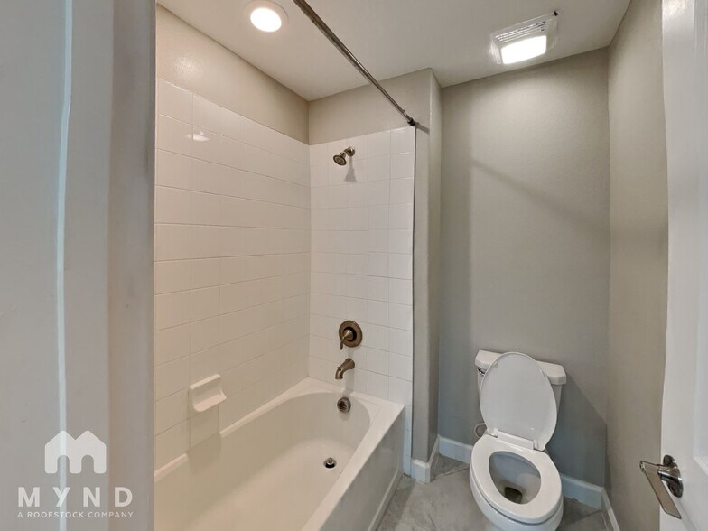 Building Photo - 10606 Bahama Woodstar Ct