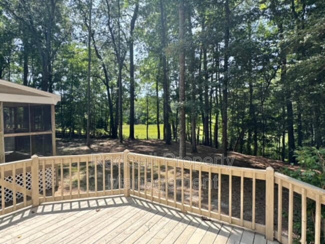 Building Photo - 114 Barclay Crescent